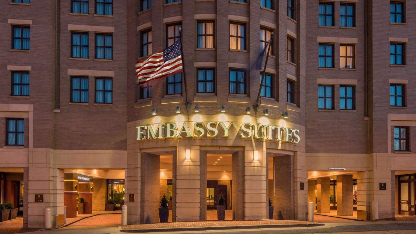 Embassy Suites by Hilton Alexandria Old Town