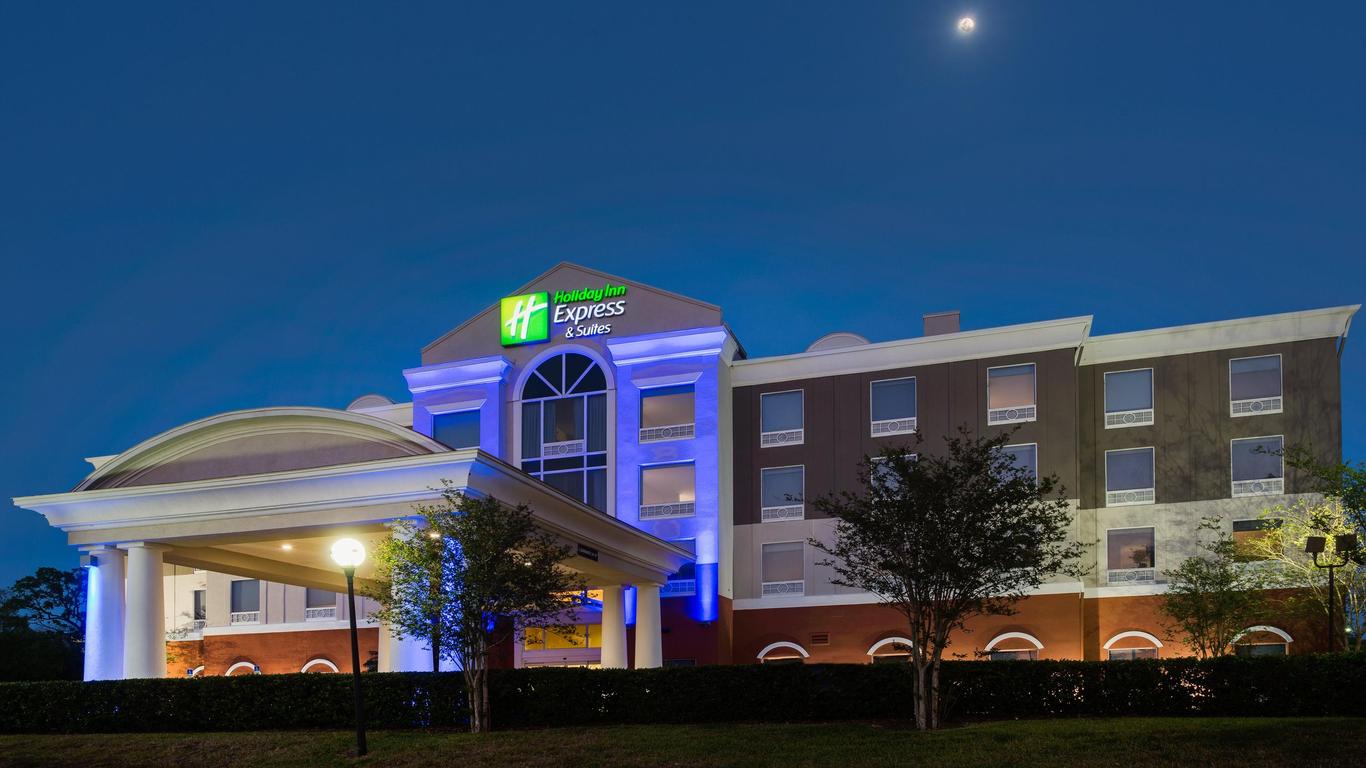 Holiday Inn Express & Suites Tampa-Fairgrounds-Casino