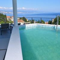 Apartments in Villa Ziza, rooftop swimming pool